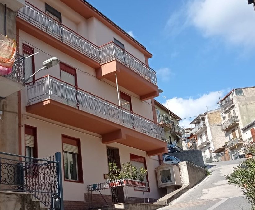 Appartamento da rifinire internamente, al 3° Piano, Via Giacomo Matteotti n. 4 – Stima del valore di mercato € 35.000 circa.