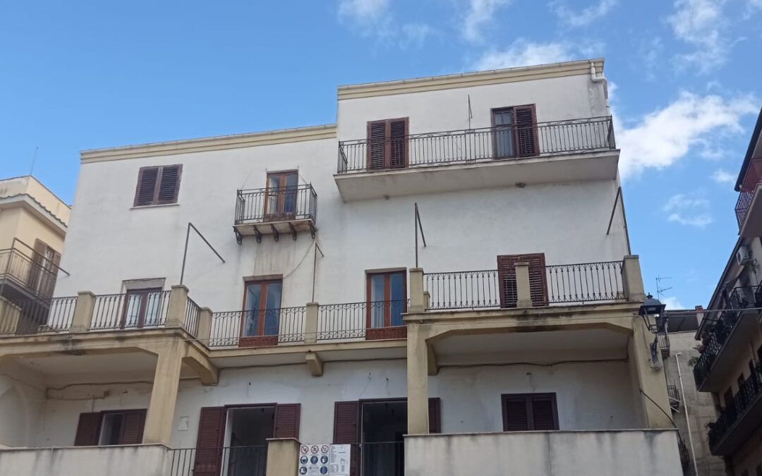 Casa indipendente piazza Castello – stima del valore di mercato € 55.000 circa