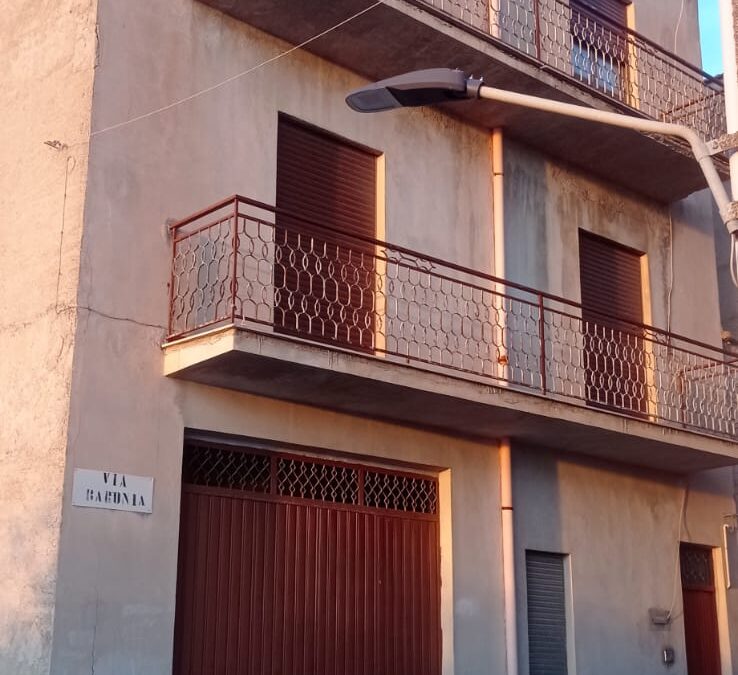 Casa indipendente in via Baronia – stima valore di mercato € 60.000 circa